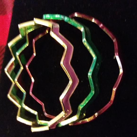 Bracelets - Picture 2 of 3
